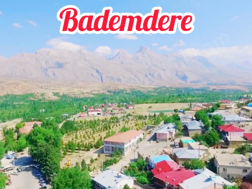 Çamardı Bademdere Satılık Bahçe Köy İçerisinde Ev Yapılabilir