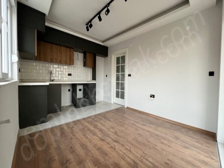 ANTALYA KEPEZ VARSAK MENDERES MAHALLESİ TRAMVAY YAKINI SIFIR DAİRE 2+1