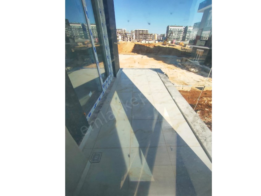 GELİŞMEKTE OLAN ALTINTAŞTA 1+1 SATILIK