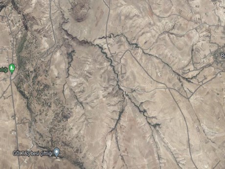 BOYACI DA SATILIK TARLA 