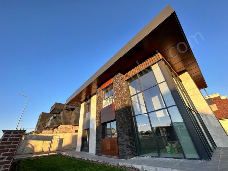 TALAS TA SATILIK VİLLA