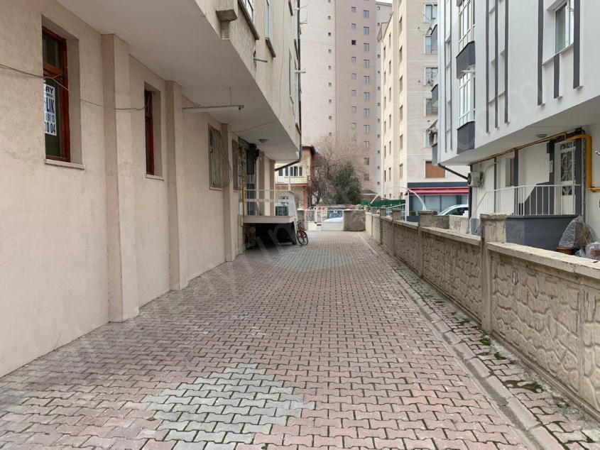 ERCİYESEVLER DE KİRALIK ZEMİN KAT DAİRE