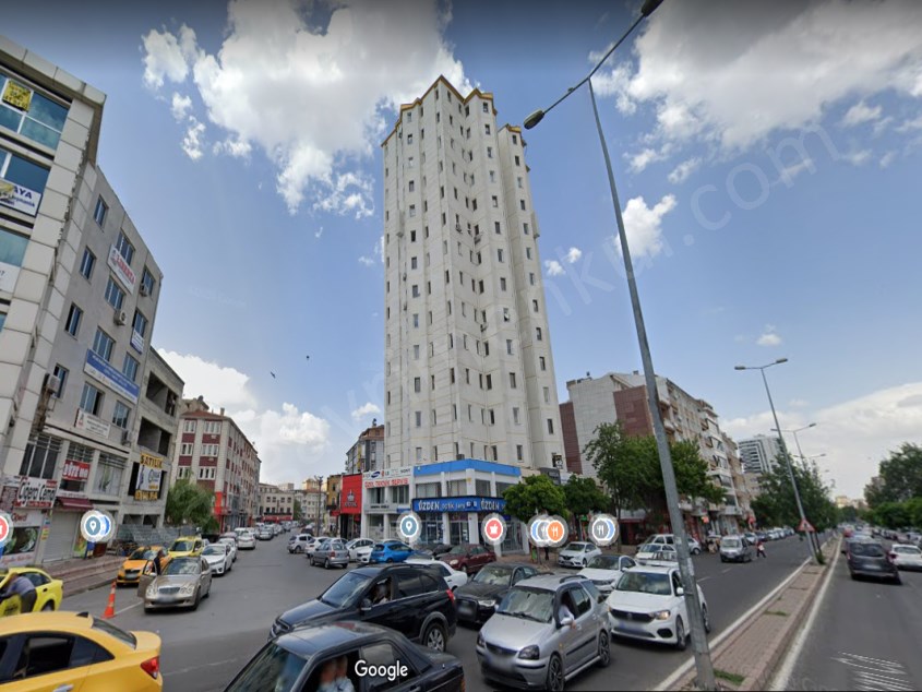 MERKEZDE KİRALIK OFİS  