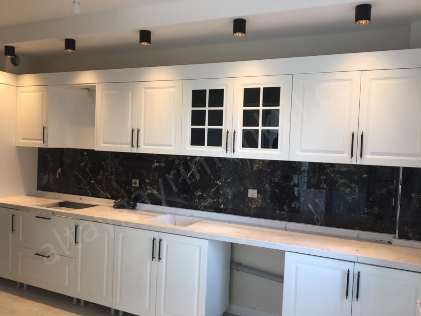 ZÜMRÜT MAHALLESİ KOMBİLİ SIFIR LÜKS DAİRE