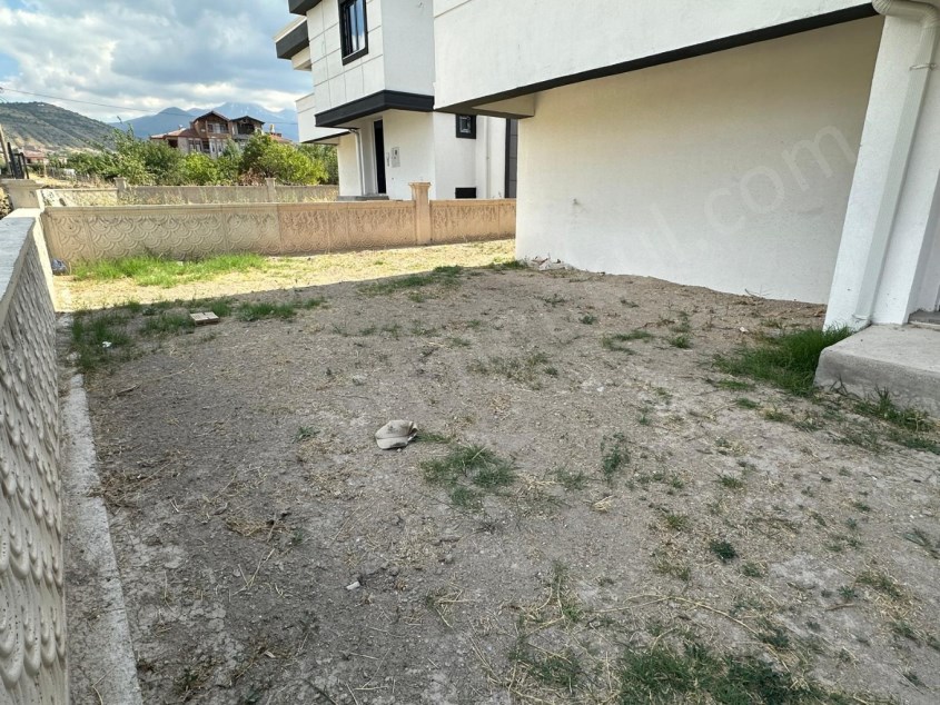 BECENDE SATILIK VİLLA 