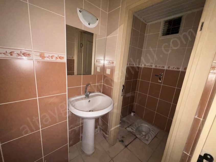 SATILIK OFİS  HUNAT MERKEZDE 