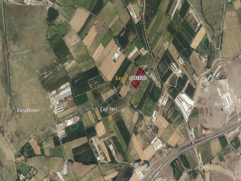YEŞİLYURTTA SATILIK TARLA