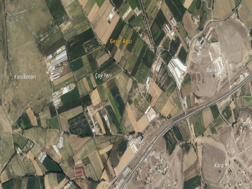 YEŞİLYURTTA SATILIK TARLA