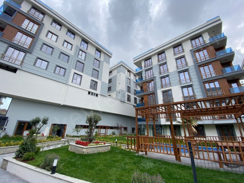 Beylikdüzünde Site İçerisinde Satılık Lüks Daireler