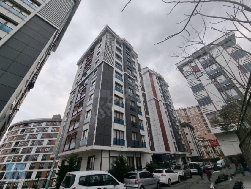 Flat for Sale in a Complex in Eyüpsultan Alibeyköy