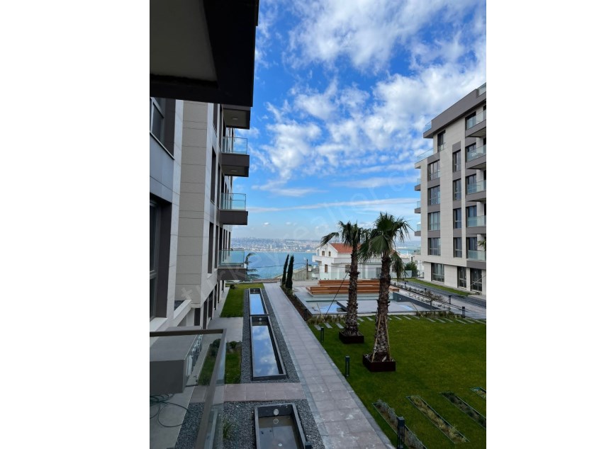 2+1 New Flat for Sale in a complex in Büyükçekmece
