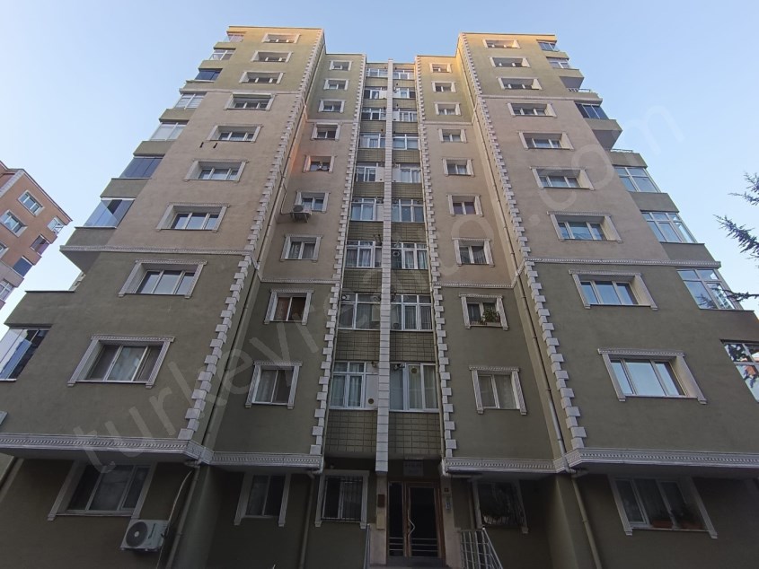 Flat for Sale in the Site Content in Güngören