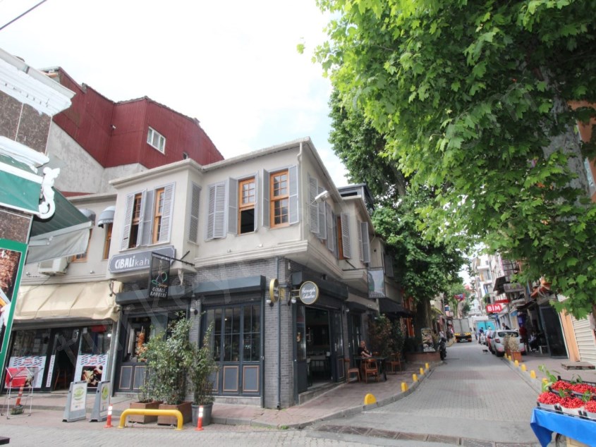 Cafe Restaurant for Rent in Central Location in Fatih
