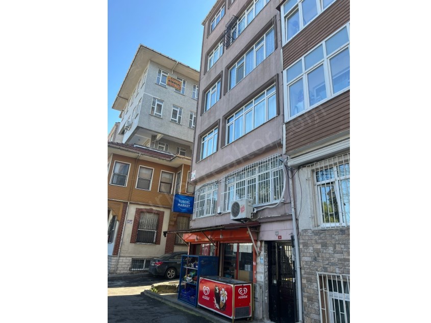 Flat for Sale in a Central Location in Fatih