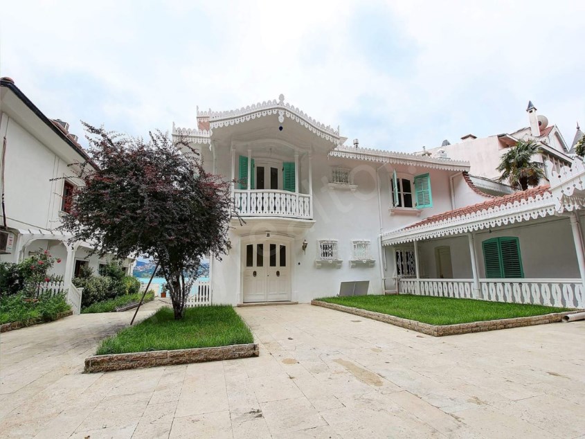 Newly Renovated Mansion for Sale in Sarıyer