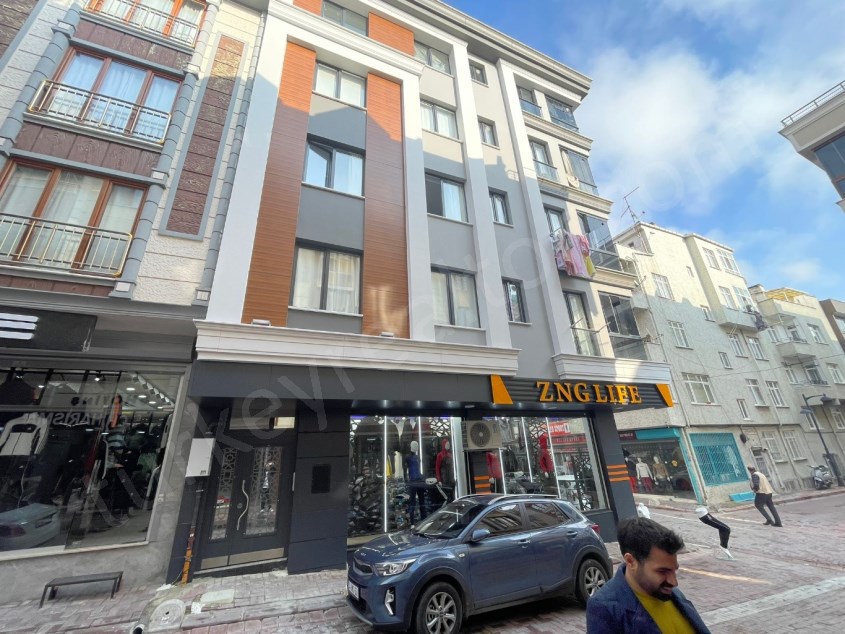 New 2+1 Flat for Sale in Zeytinburnu Seyitnizam