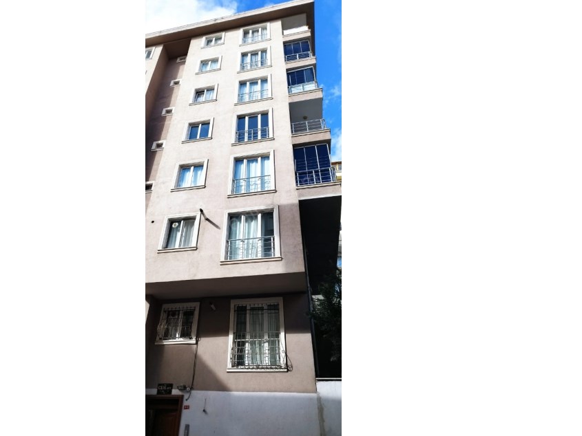 Flat for Sale on the Street in Eyüp Esentepe