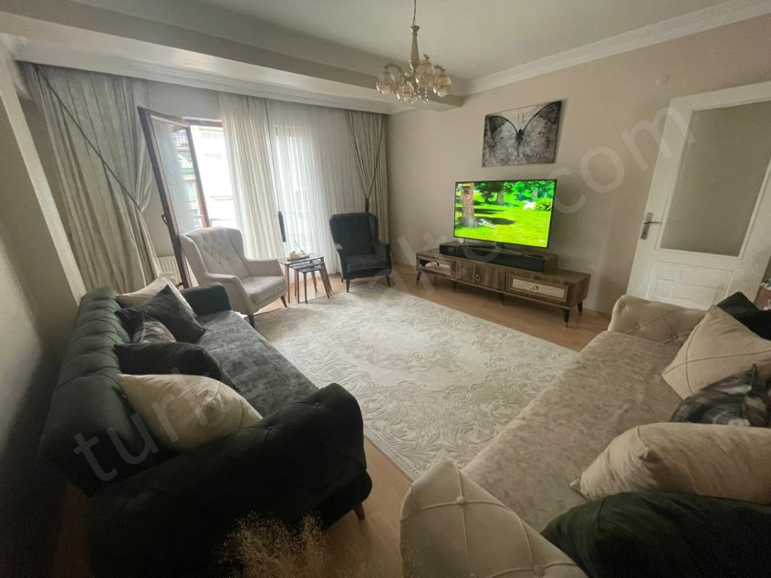 Duplex for Sale on Street in Zeytinburnu Çırpıcı District