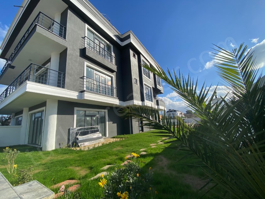 Villa for Sale in Beylikdüzü, Walking Distance to the Sea