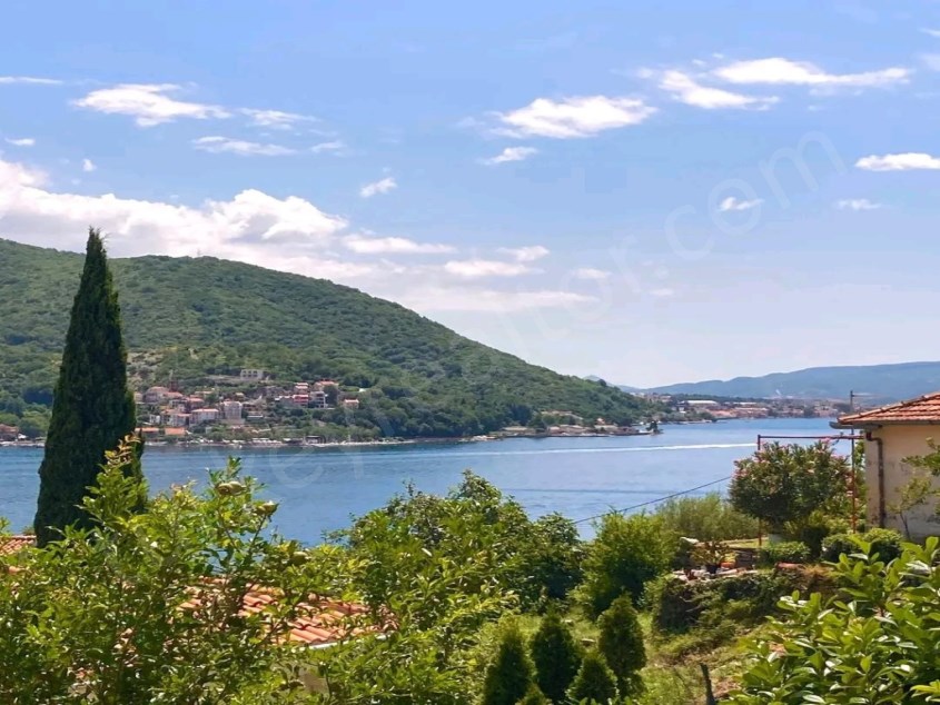 One Bedroom Apartment with Sea View in Kamenari