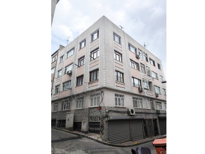 Opportunity Flat for Sale in a Central Location in Fatih
