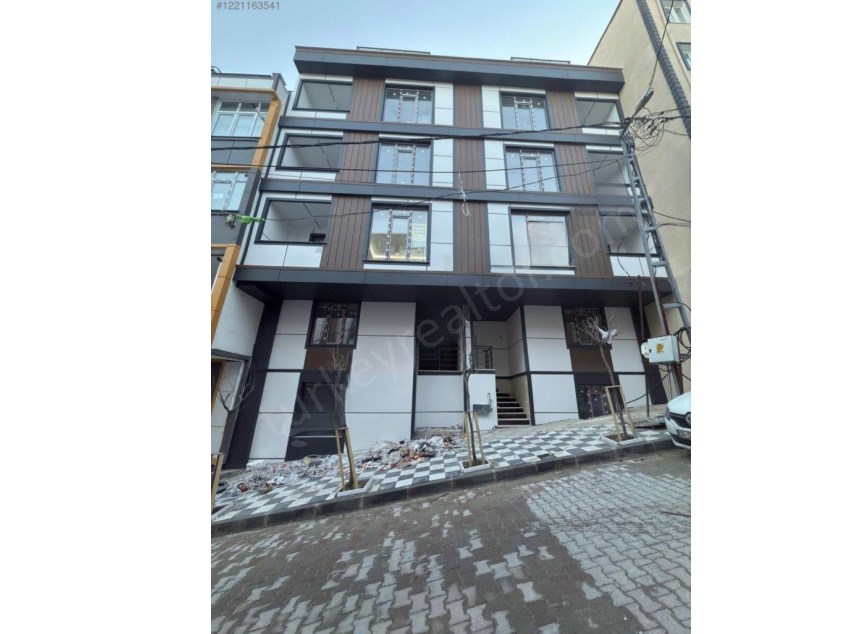 2+1 Flat for Sale in Arnavutköy New Building