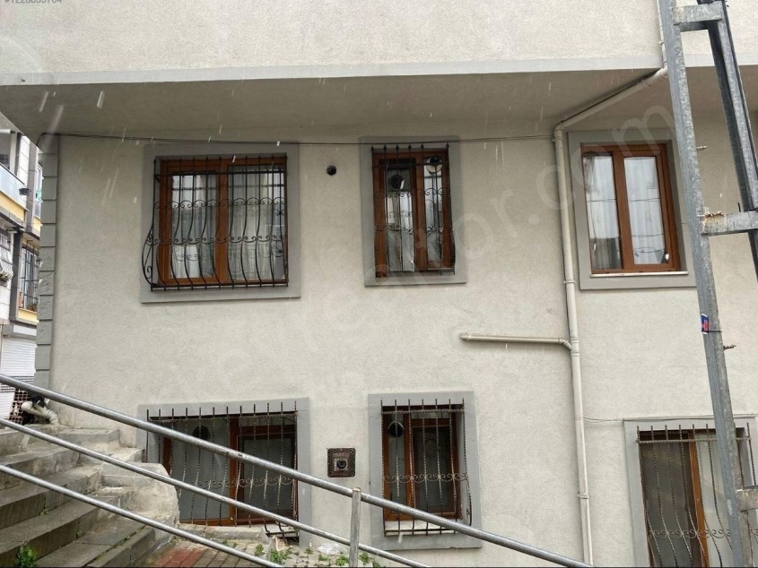 Flat for Sale in Kağıthane, 5 Minutes Walking Distance to Metrobus