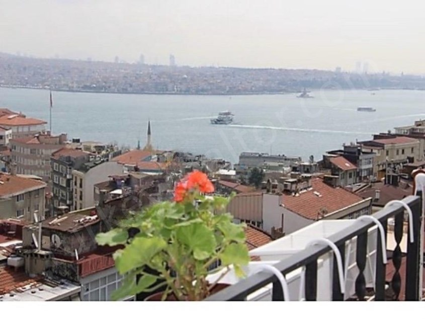 CİHANGİRDE GENÇ BİNADA MANZARALI SATILIK DUBLEKS DAİRE