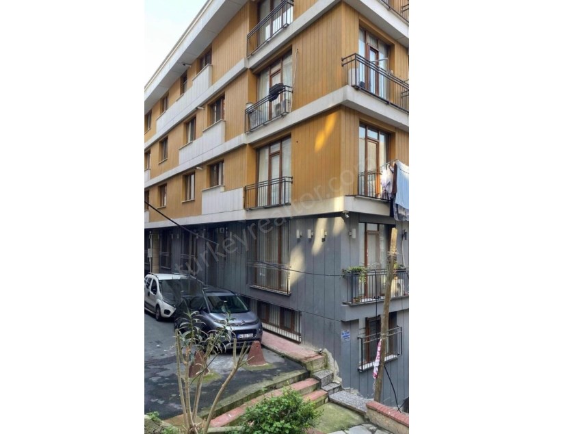 2+1 APARTMENT FOR SALE IN BEYOĞLU SÜTLÜCE, NEAR THE BEACH, WITH PARKING