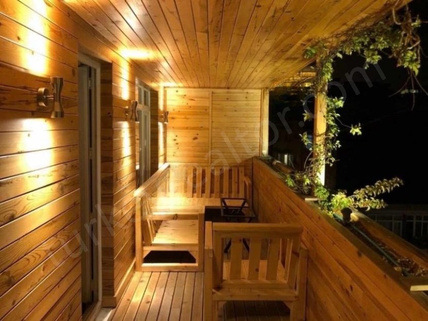 FATİHTE KISMİ DENİZ MANZARALI LÜKS 2+1 DAİRE