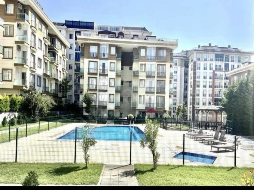2+1 APARTMENT FOR SALE IN A BOUTIQUE COMPLEX WITH A SWIMMING POOL IN BEYLİKDÜZÜ.