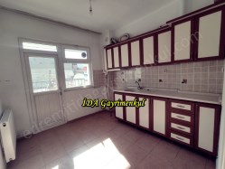 İDADAN EDREMİT ÜÇGENPARKTA HER KATTA TEK DAİRE KİRALIK 2+1