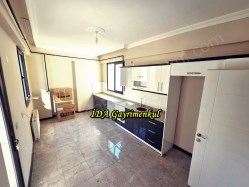 İDADAN EDREMİT GAZİCELALDE KAPALI OTOPARKLI DOĞALGAZLI KİRALIK GENİŞ 2+1