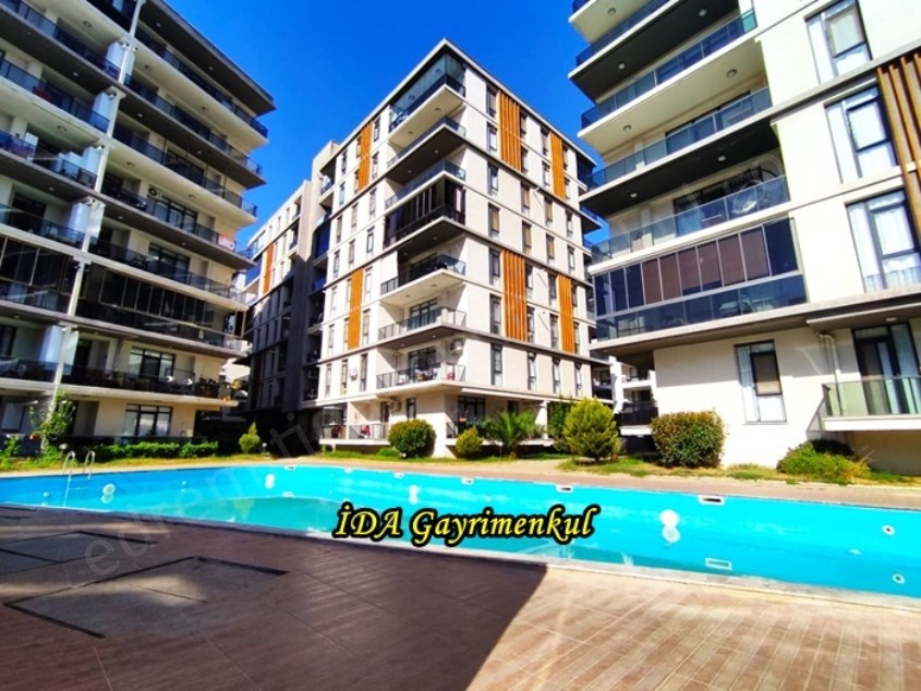 İDADAN EDREMİT KADIKÖYDE HAVUZLU SİTEDE SATILIK 3+1 FIRSAT DAİRE