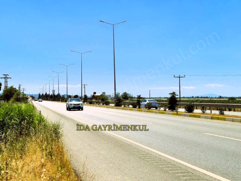 İDA GAYRİMENKULDEN EDREMİT BOSTANCIDA ANA ASFALTIN DİBİ FIRSAT TARLA