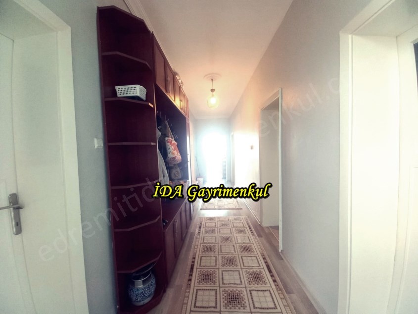 İDADAN ALTINOLUK KORDONDA DENİZE SIFIR 4+1