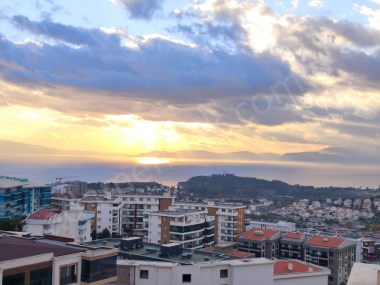 KUŞADASI DEĞİRMENDEREDE SATILIK, HAVUZLU SİTE İÇİNDE, DENİZ MANZARALI, 3+1 DAİRE…