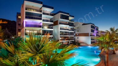 Kuşadası’nda Satılık, Bakımlı, 3+1 Ara Kat, Geniş Daire...