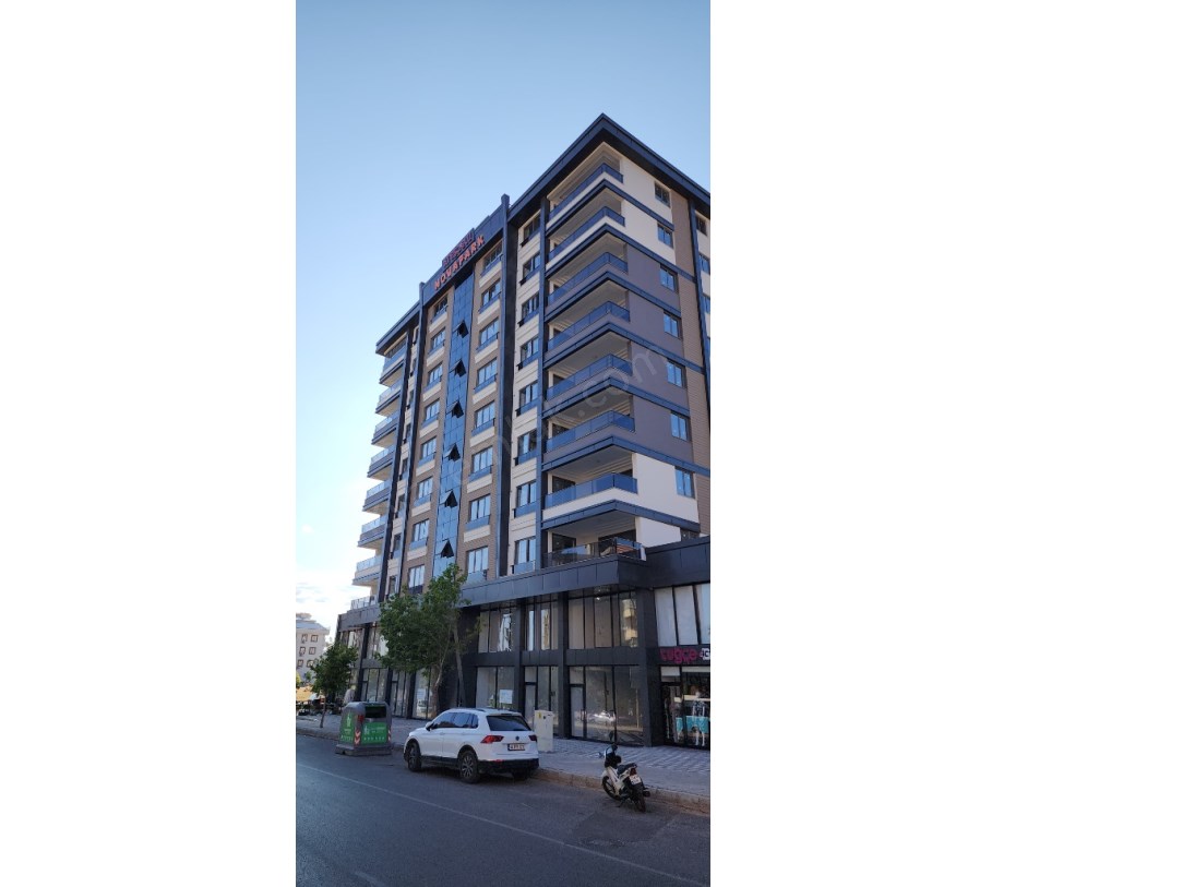 AKYAR EMLAKdan Muhteşem Lüks 5+1 Daire Yeni Yapı ana cadde üzeri