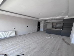 (ELİF) BAĞCILAR AHMET KAYA CADDESINDE SATILIK SIFIR 2+1 DAIRE.