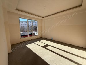 HUZUREVLERİ NİL KOLEJİ CİVARI ER YAPI DA SIFIR 2+1 ACİL SATILIK DAİRE 