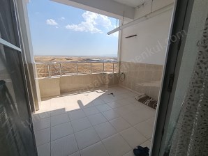 Siverek Caddesinde site içinde satılık 3+1 bakımlı fırsat daire 