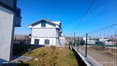 MARDİN YOLU HAVAALANI CİVARINDA 4+1 SATILIK TRİPLEKS VİLLA 