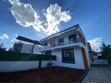 FIRSAT BAĞCILAR TOPTANCILARDA SIFIR 3+1 SATILIK VİLLA