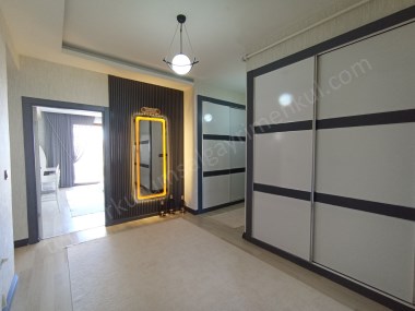 BAĞCILARDA ULTRA LÜKS SÜPER KONUMDA SATILIK FIRSAT DAİRESİ