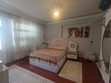 Fırat Mahallesinde 75e yakın 3+1 Satılık Daire 