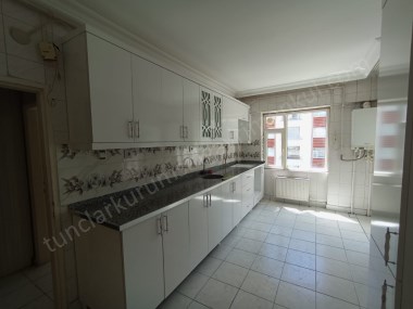CEYLAN AVM CİVARI LÜKS ARA KAT CEPHE AVANTAJLI KİRALIK DAİRE 