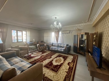 75 DÜNYA KAVŞAĞI CADDE ÜZERİNDE 3+1 SATILIK DAİRE 