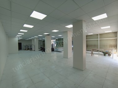 KENT MEYDANI CİVARI ANA CADDEYE SIFIR 230 M2 KÖŞE BAŞI DÜKKAN