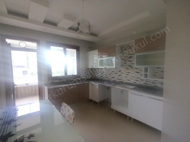 BAĞCILAR ESKİ SİVEREK CADDESİ GÖKKUŞAĞI VİLLALARI CİVARINDA 2+1 KİRALIK DAİRE 